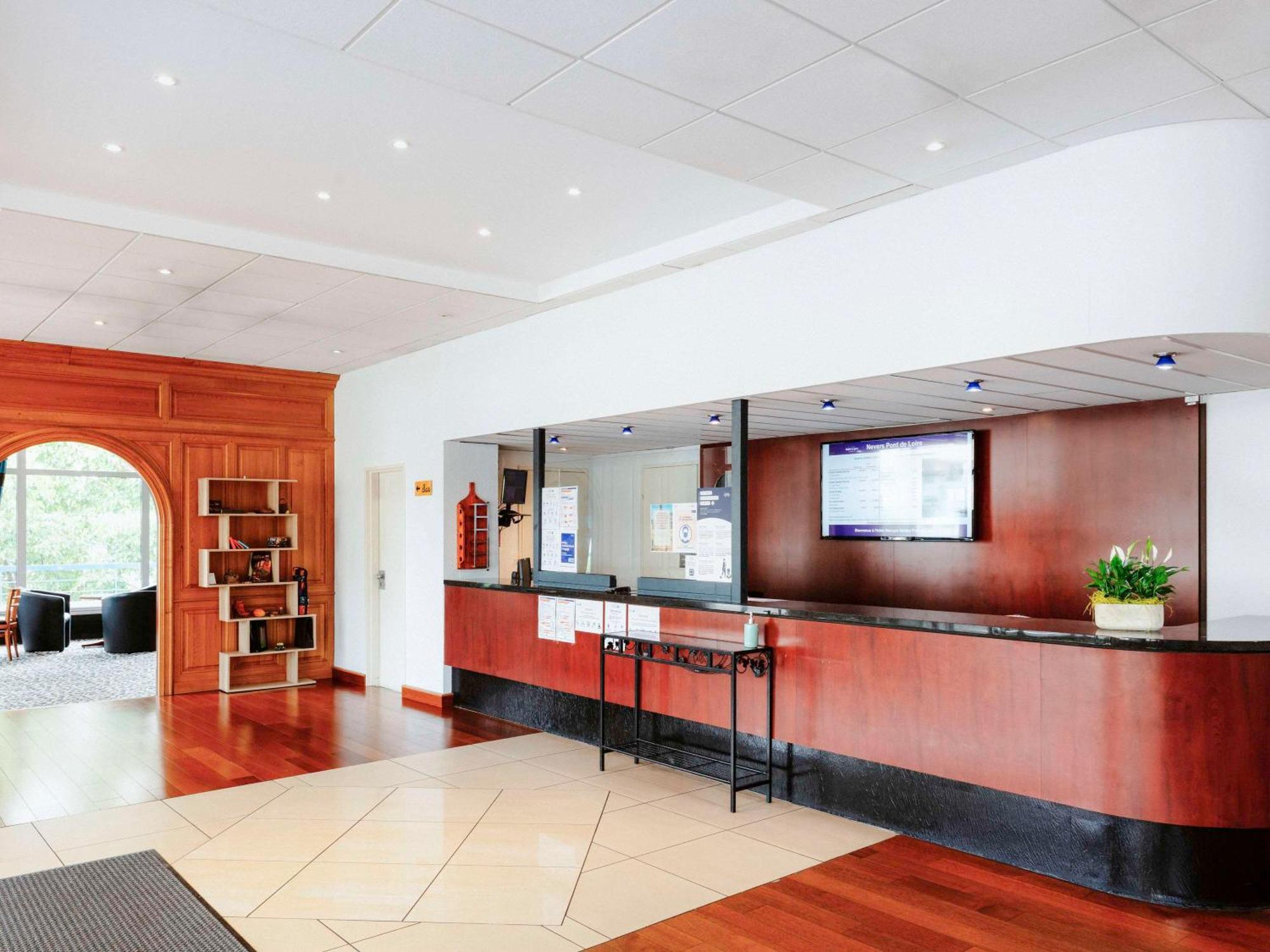 Mercure Nevers Pont De Loire Exterior foto