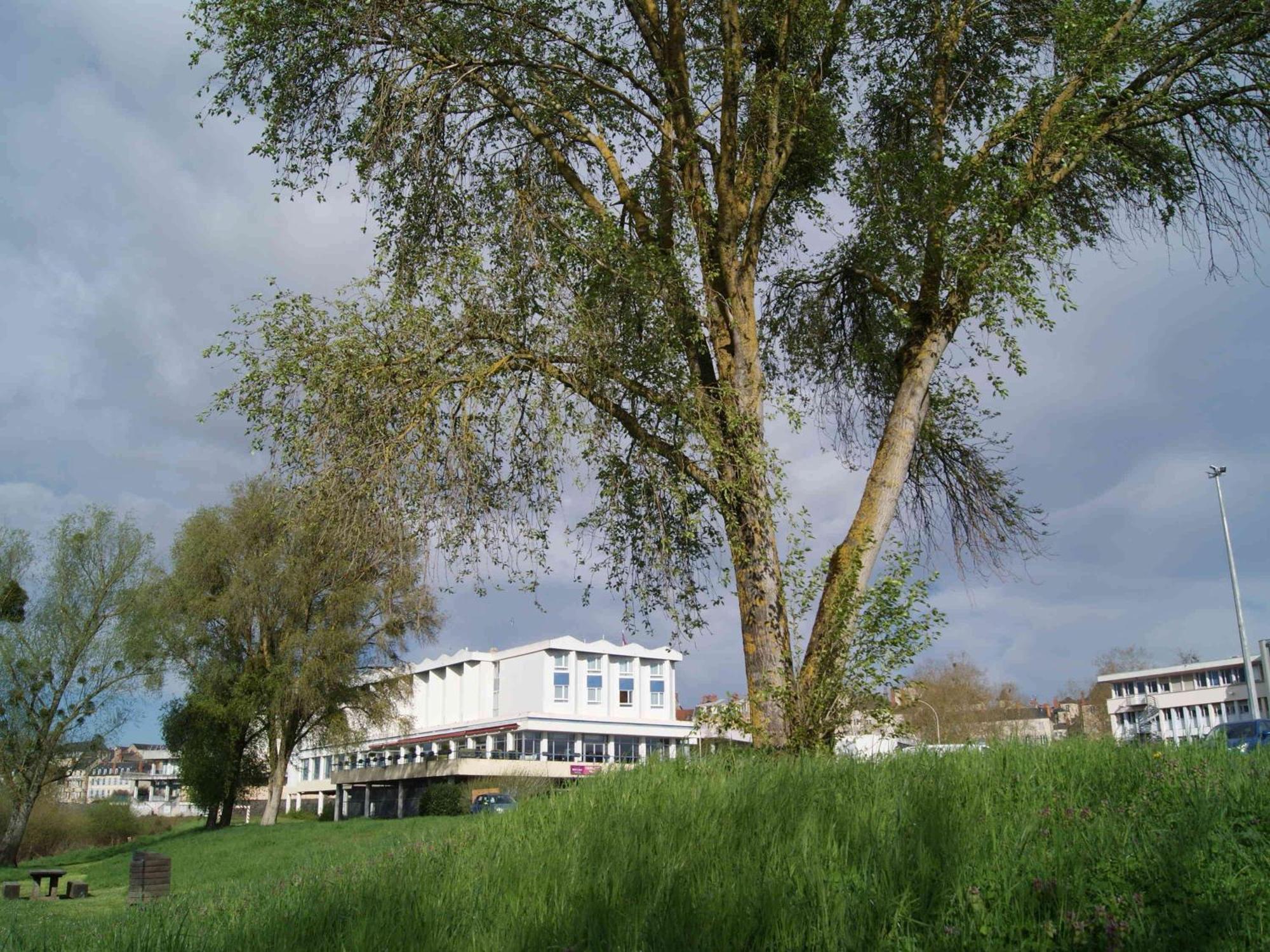 Mercure Nevers Pont De Loire Exterior foto